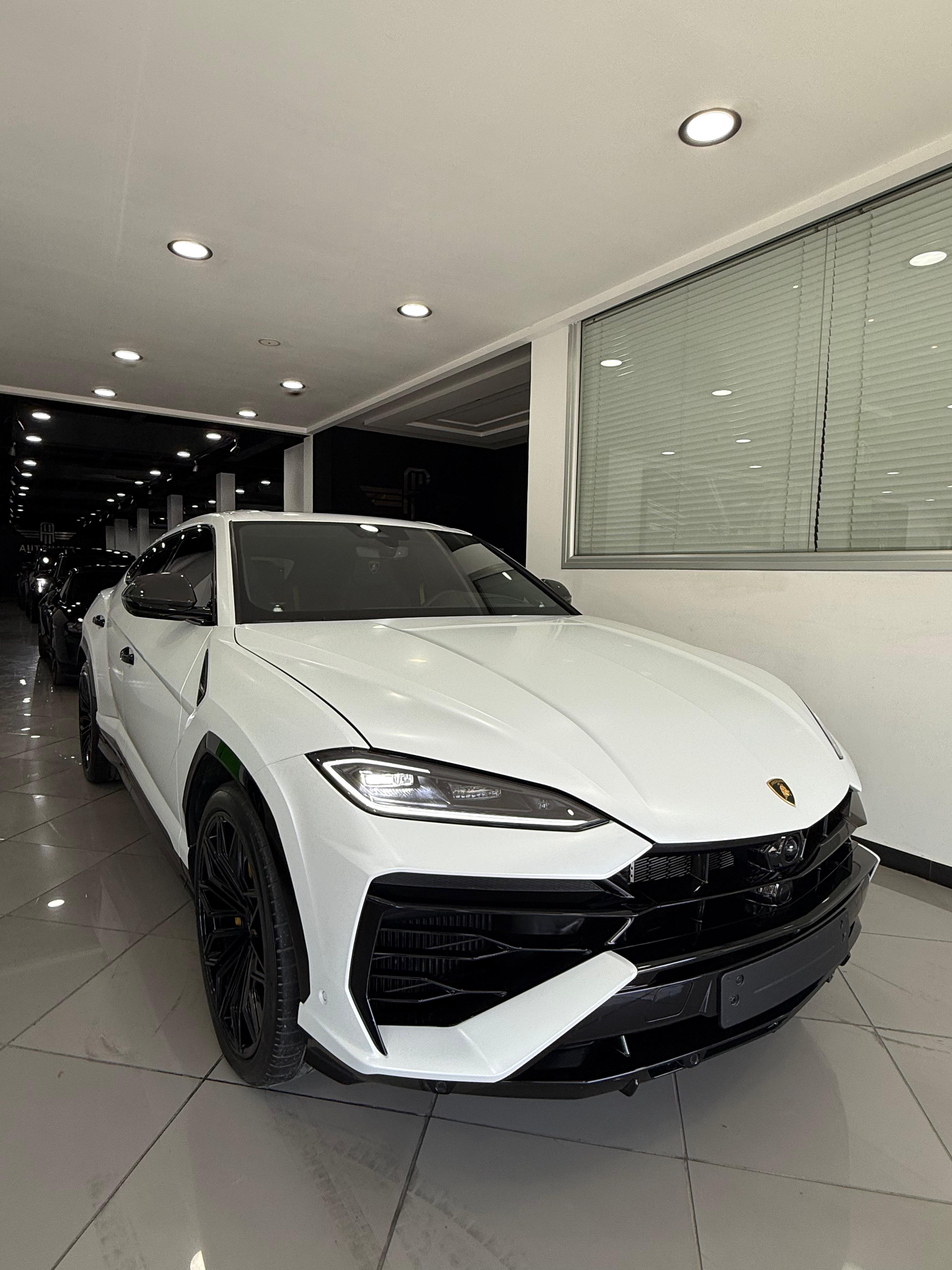 Lamborghini Urus SE Hybride 2025 — VENDUE · Autohaus Tanger