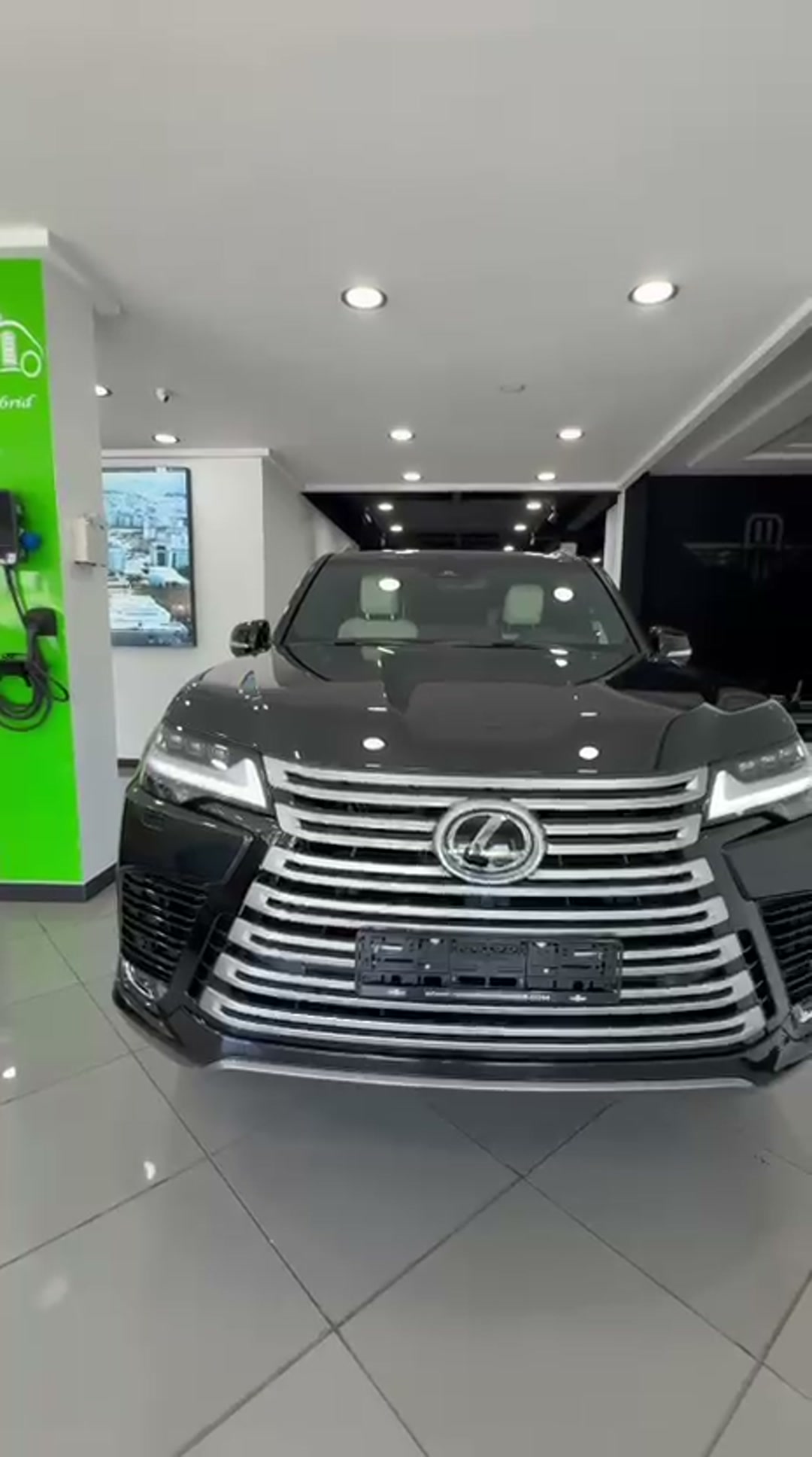 Lexus LX700h neuf, vue extérieure avant