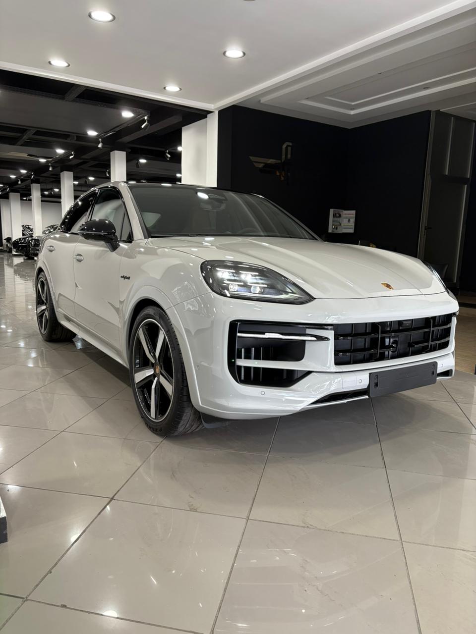 Porsche Cayenne Coupé E-Hybrid 2026